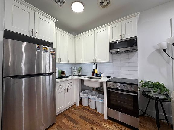 2nd image of 1846 Park Pl #1B