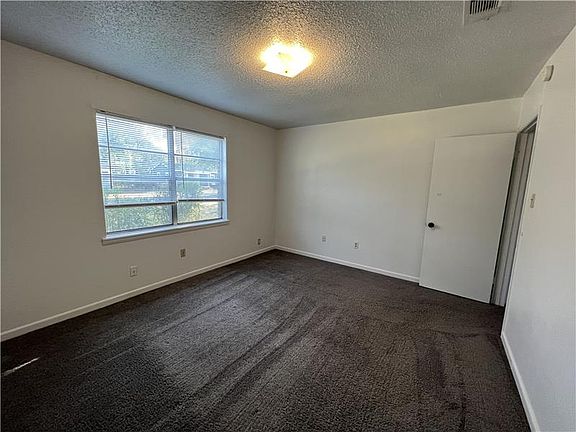4th image of 511 W Avenue A