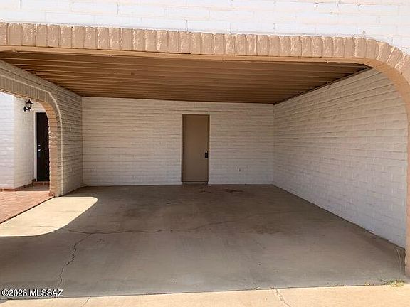 4th image of 789 N Santa Rita Ln