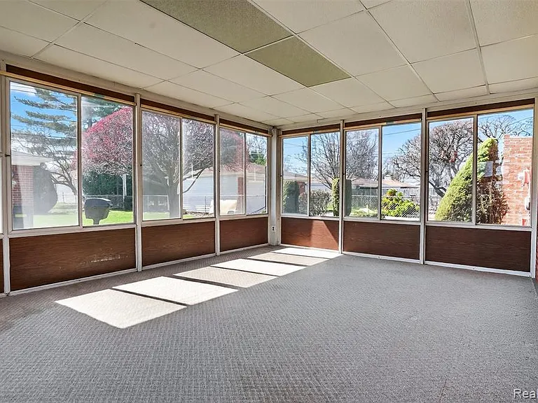 11480 Hanford Dr — Photo 16