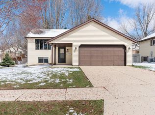 2807 25th St NW, Rochester, MN 55901