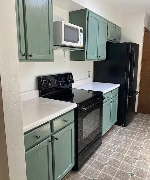 82 Rex Rd — Photo 3