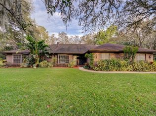 2933 Chelsea Woods Dr, Valrico, FL 33596