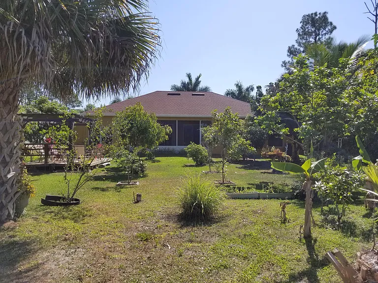 2024 SW Driftwood St — Photo 9