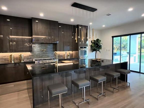 5th image of 6711 Bishop Rd