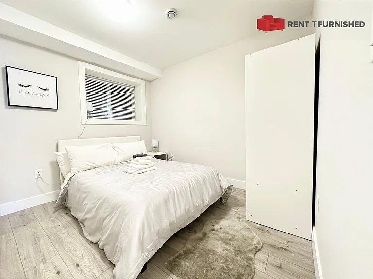 3460 Prince Edward St — Photo 6