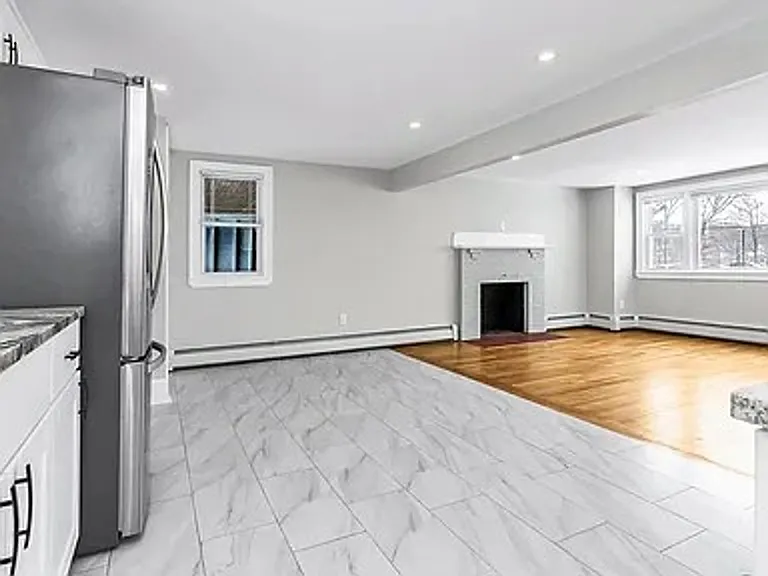 212 Cambridge Rd — Photo 8