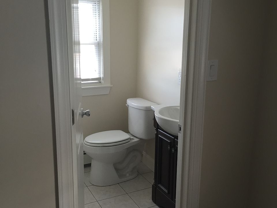 2nd image of 13 E Main St APT 3