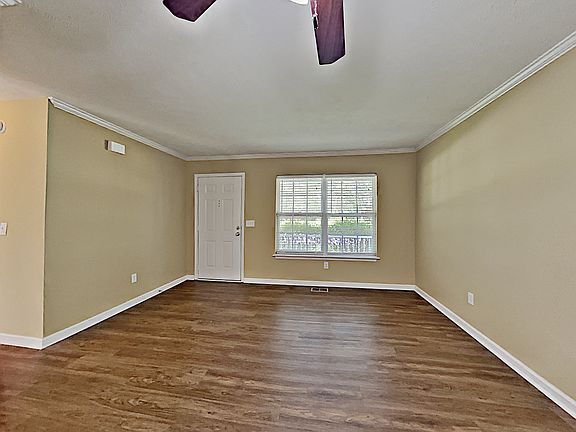 2nd image of 899 Lavergne Ln