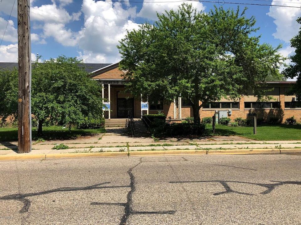 2nd image of 1340 Cobb Ave