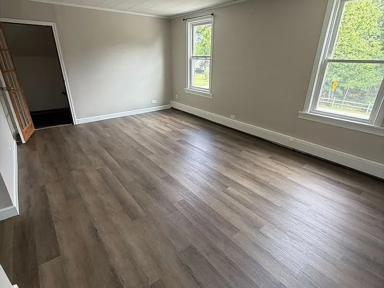 389 Boynton St — Photo 12