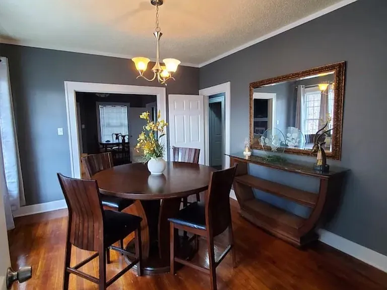 2322 Oakdale St — Photo 5
