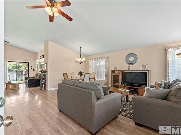 3rd image of 955 Sunnybrook Ln