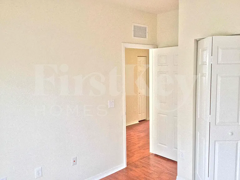 2362 SE 17th Ter — Photo 8
