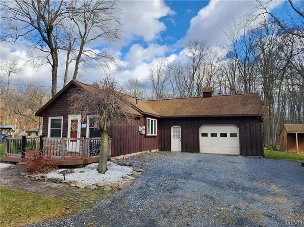 117 Whispering Acres Ln, Wind Gap, PA 18091