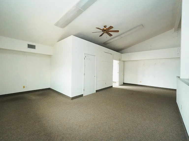 1016 N Golden State Blvd #A — Photo 16