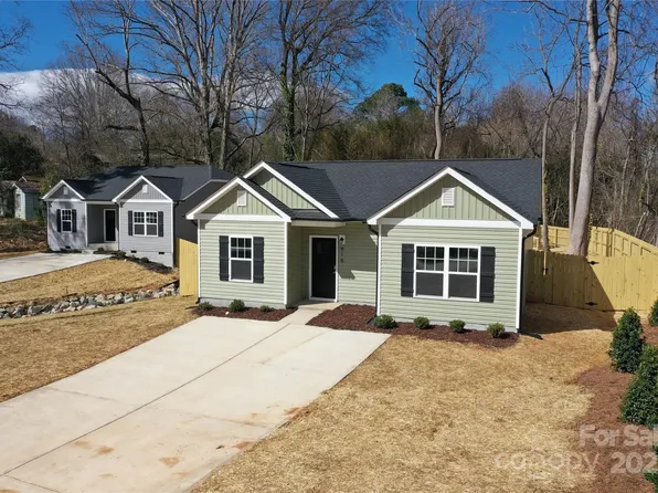 916 Moose St, Gastonia, NC 28056