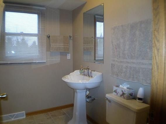 4th image of 1937 Camden Ln