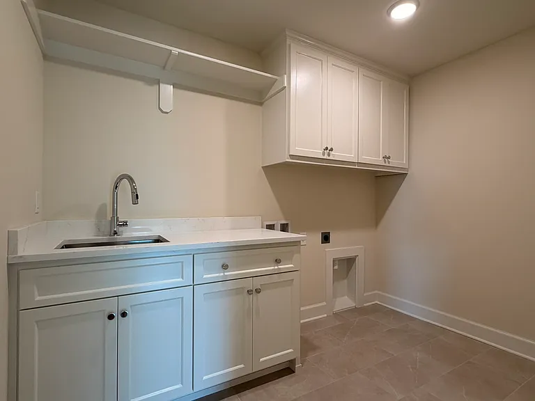 5621 Maggie Way — Photo 10