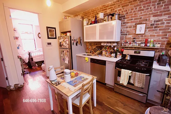 Rented by Meller Maayan S | media 1