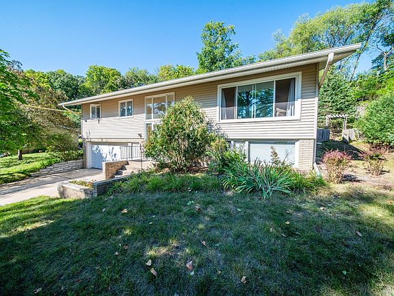 3rd image of 359 Riverview Heights Dr NE