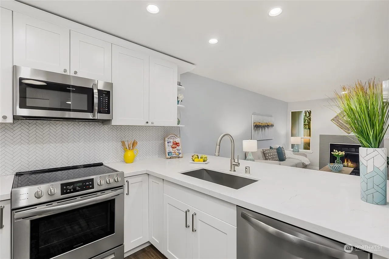 1 bed, 710 sqft, $2,200 — Photo 4