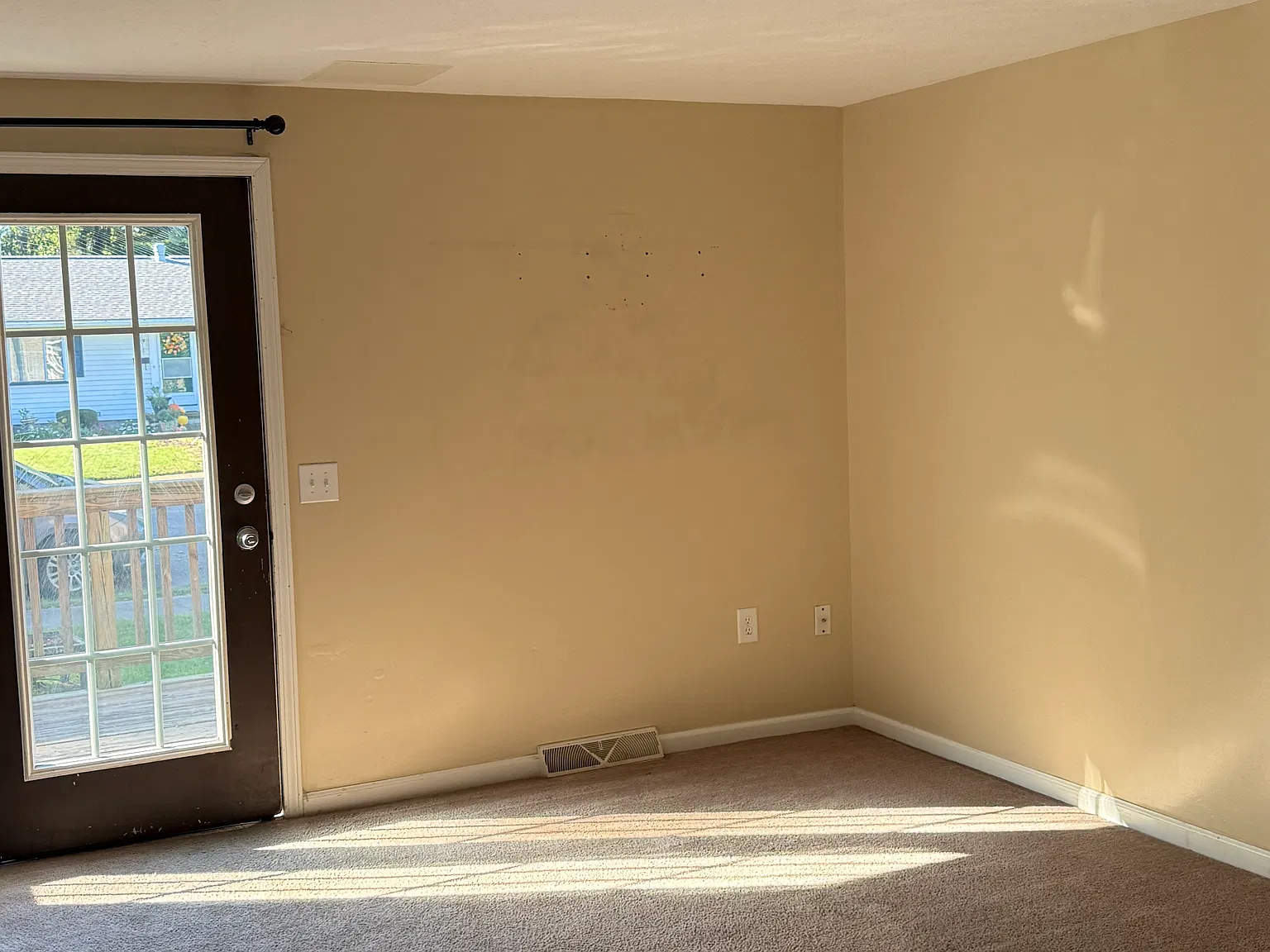 2 bed, 1.5 bath, 1100 sqft, $1,025 — Photo 1
