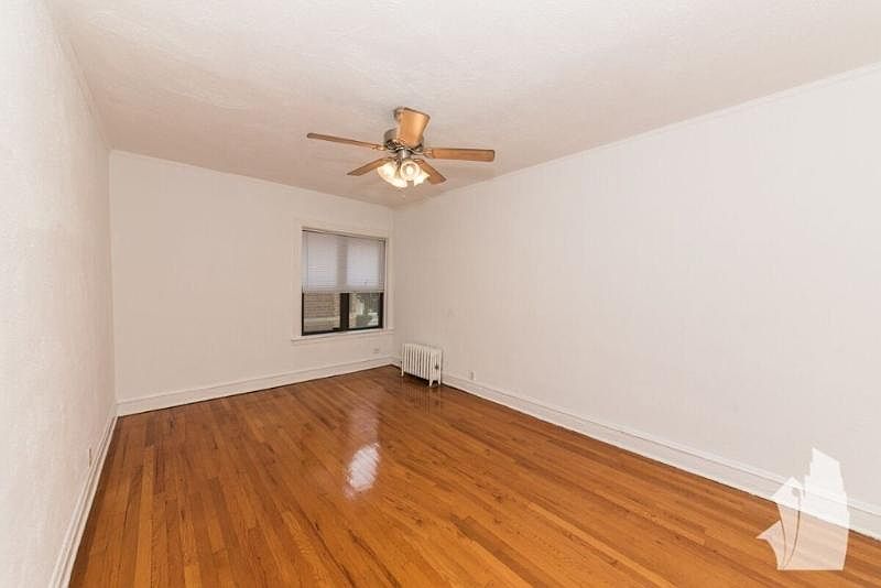 1st image of 629 W Cornelia Ave #1E