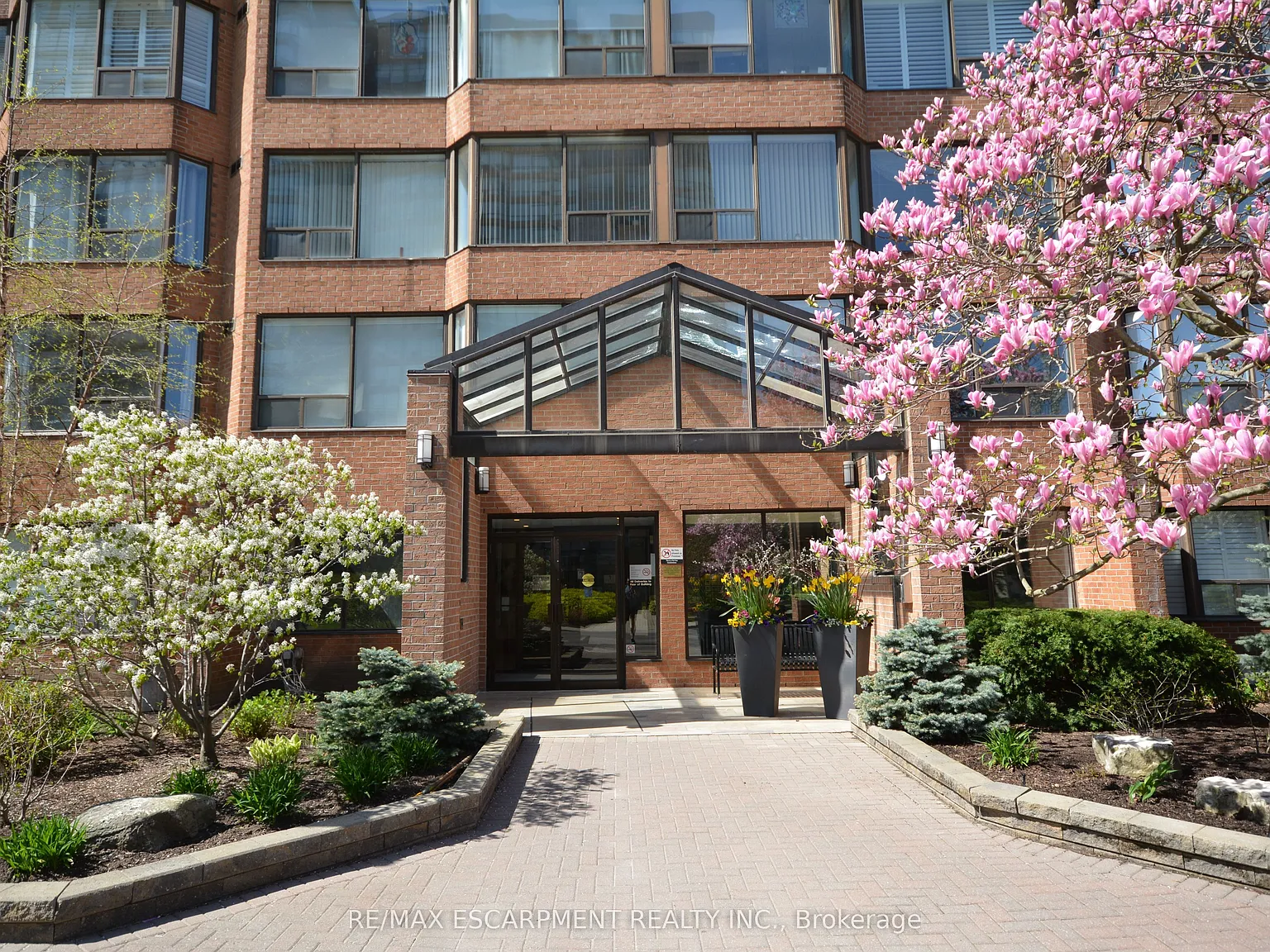 2 bed, $2,650 — Photo 3