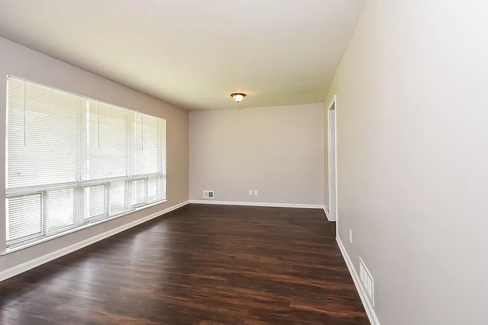 2 bed, 2.0 bath, 1340 sqft, $1,830 — Photo 3