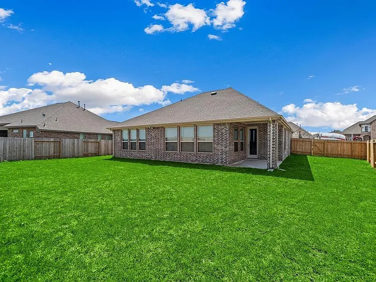 2403 Madera Landing Ln — Photo 35