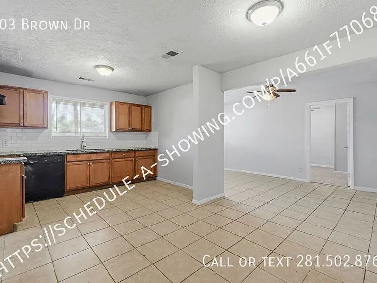 303 Brown Dr — Photo 10