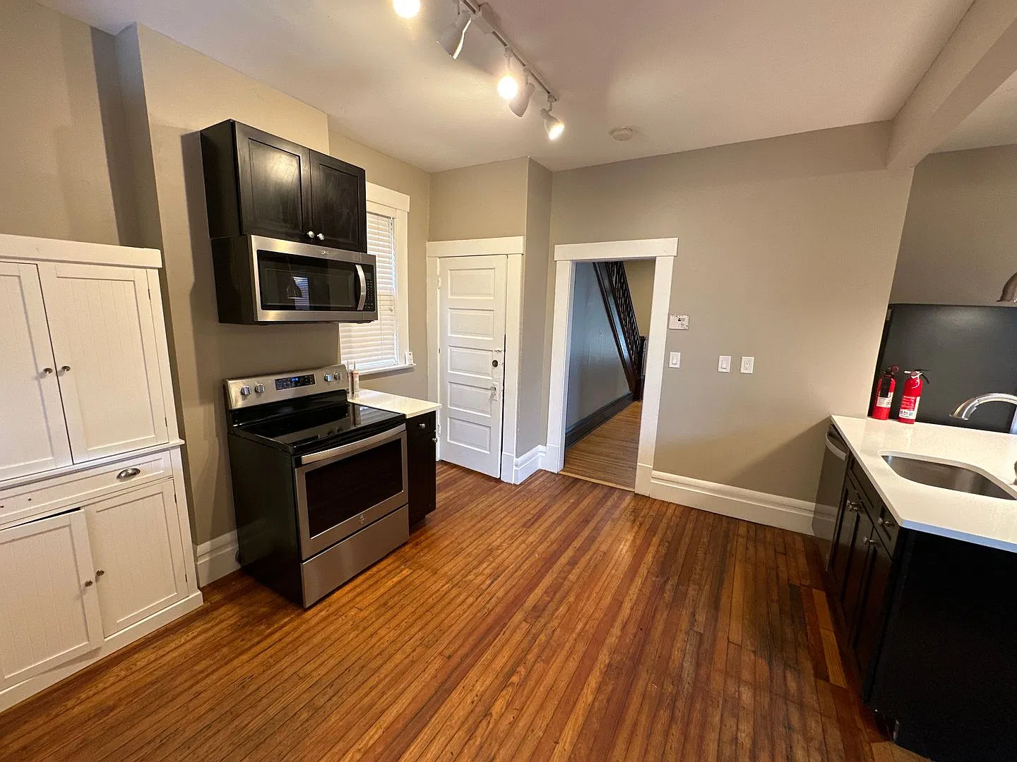 OSU Lane Avenue Single Family House! Amazing Location — Photo 3