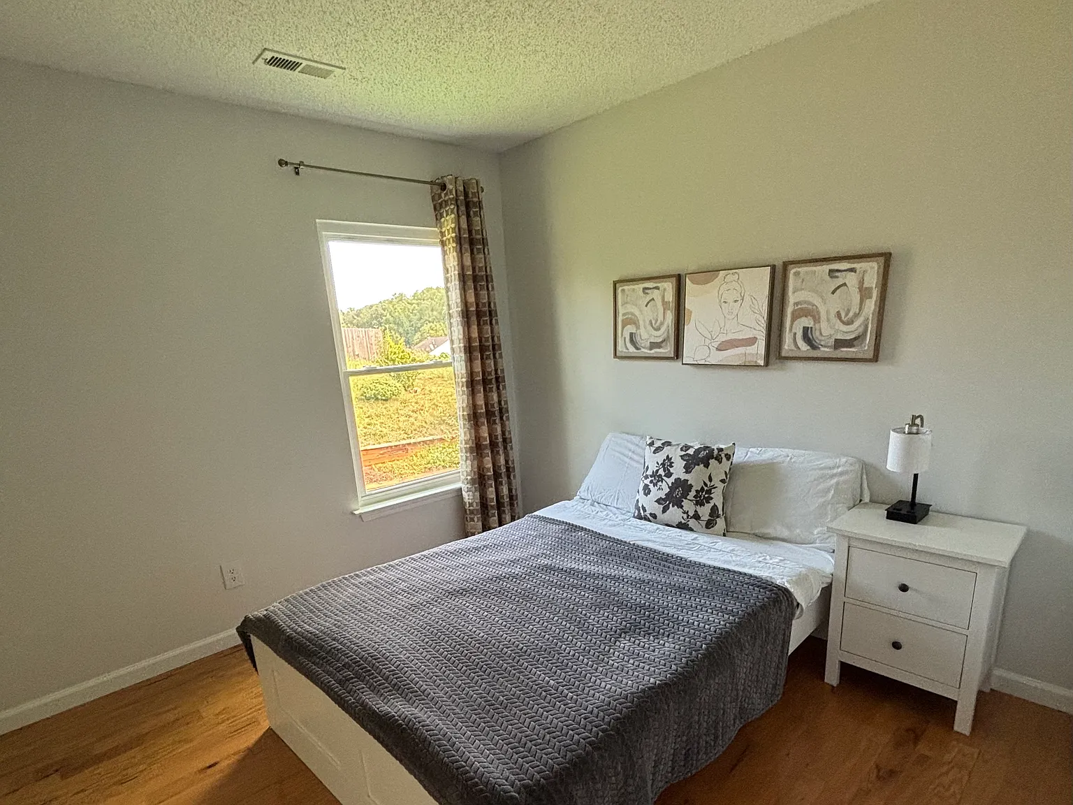 1 bed, 1734 sqft, $700 — Photo 4
