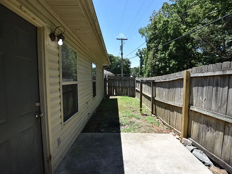 102-110 Shady Way — Photo 13
