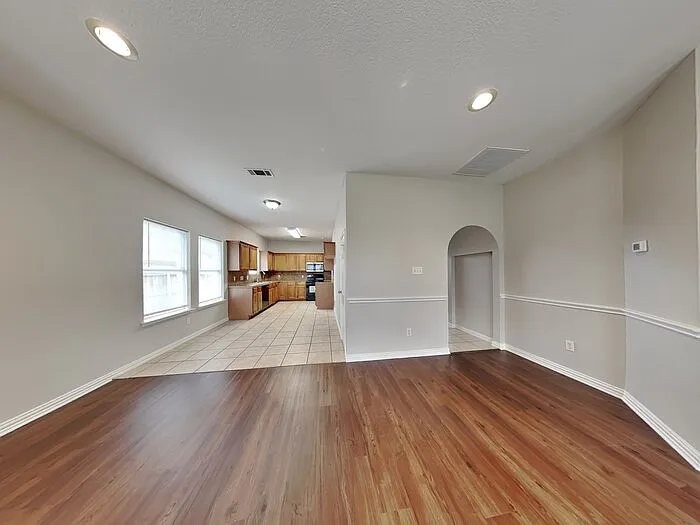 2208 Rodney Ln — Photo 3