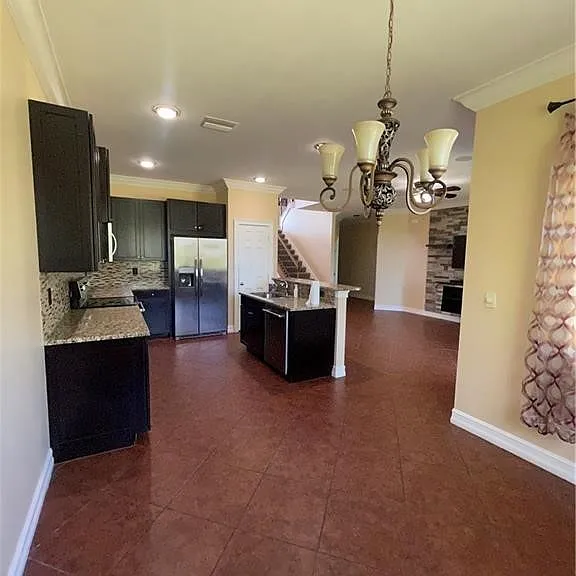 2427 Ashbury Cir — Photo 4