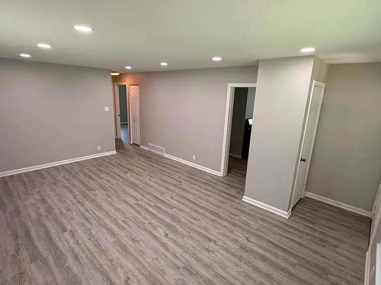 14823 Oak St — Photo 16