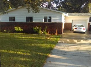 1205 Commanche Rd, Auburn, IL 62615