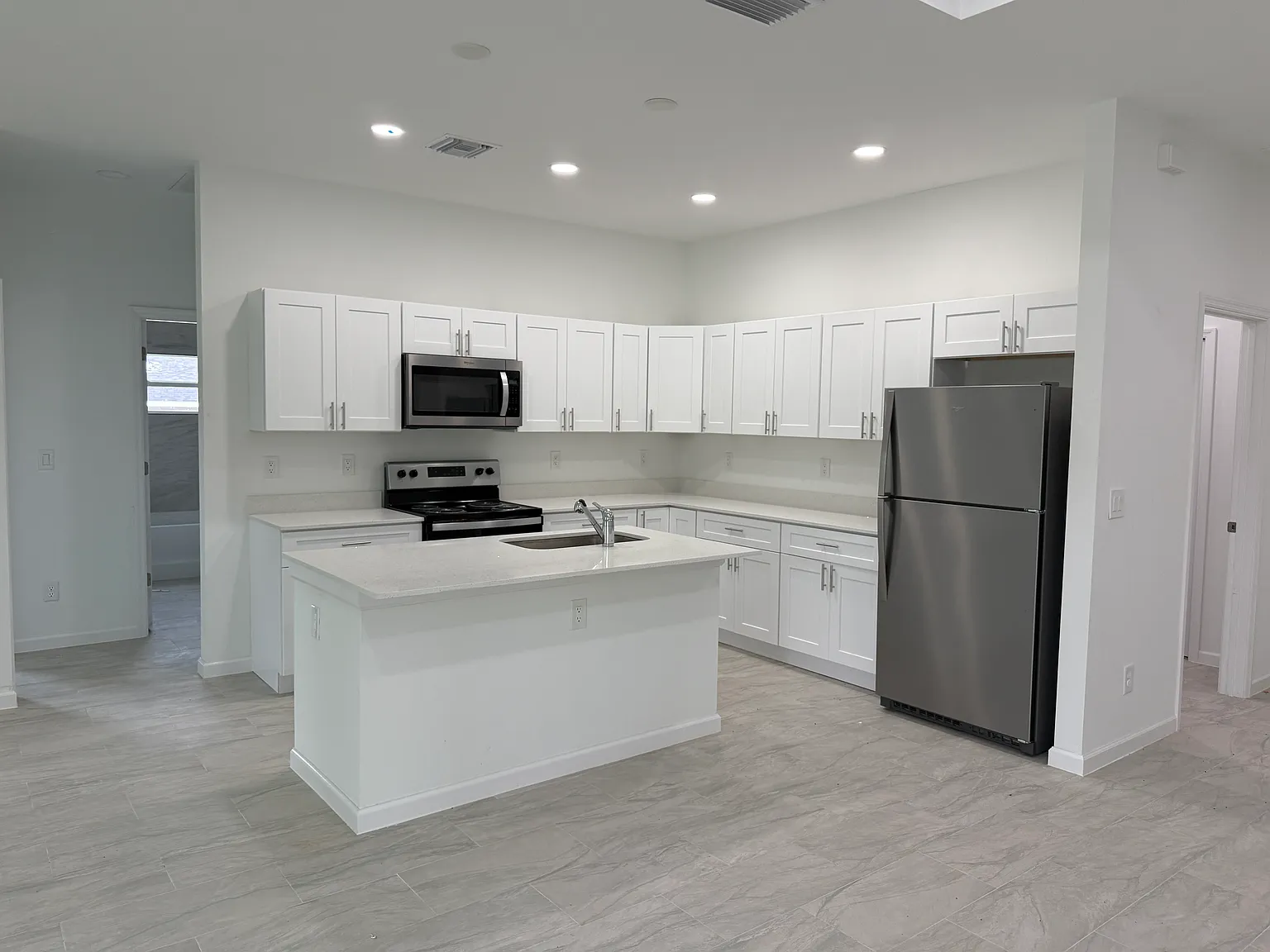 3 bed, 1600 sqft, $1,950 — Photo 4