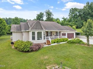 1311 Martin Ln, La Follette, TN 37766