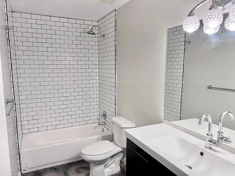 3212 N 37th St #9 — Photo 15