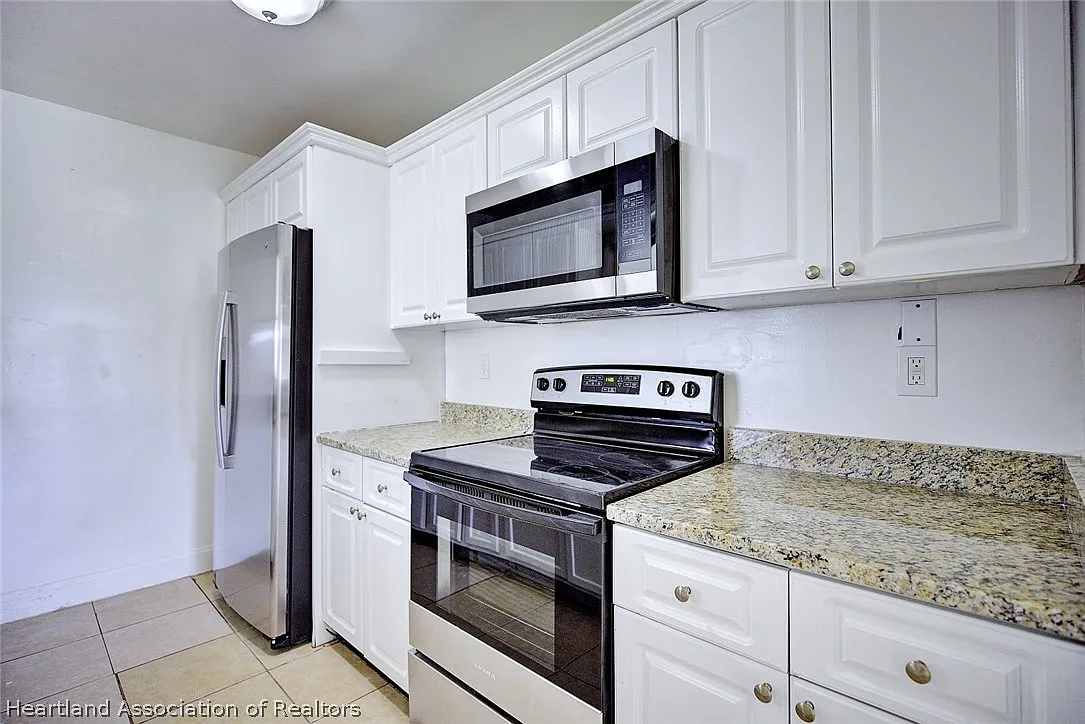 4 bed, 2.0 bath, 1459 sqft, $1,850 — Photo 3