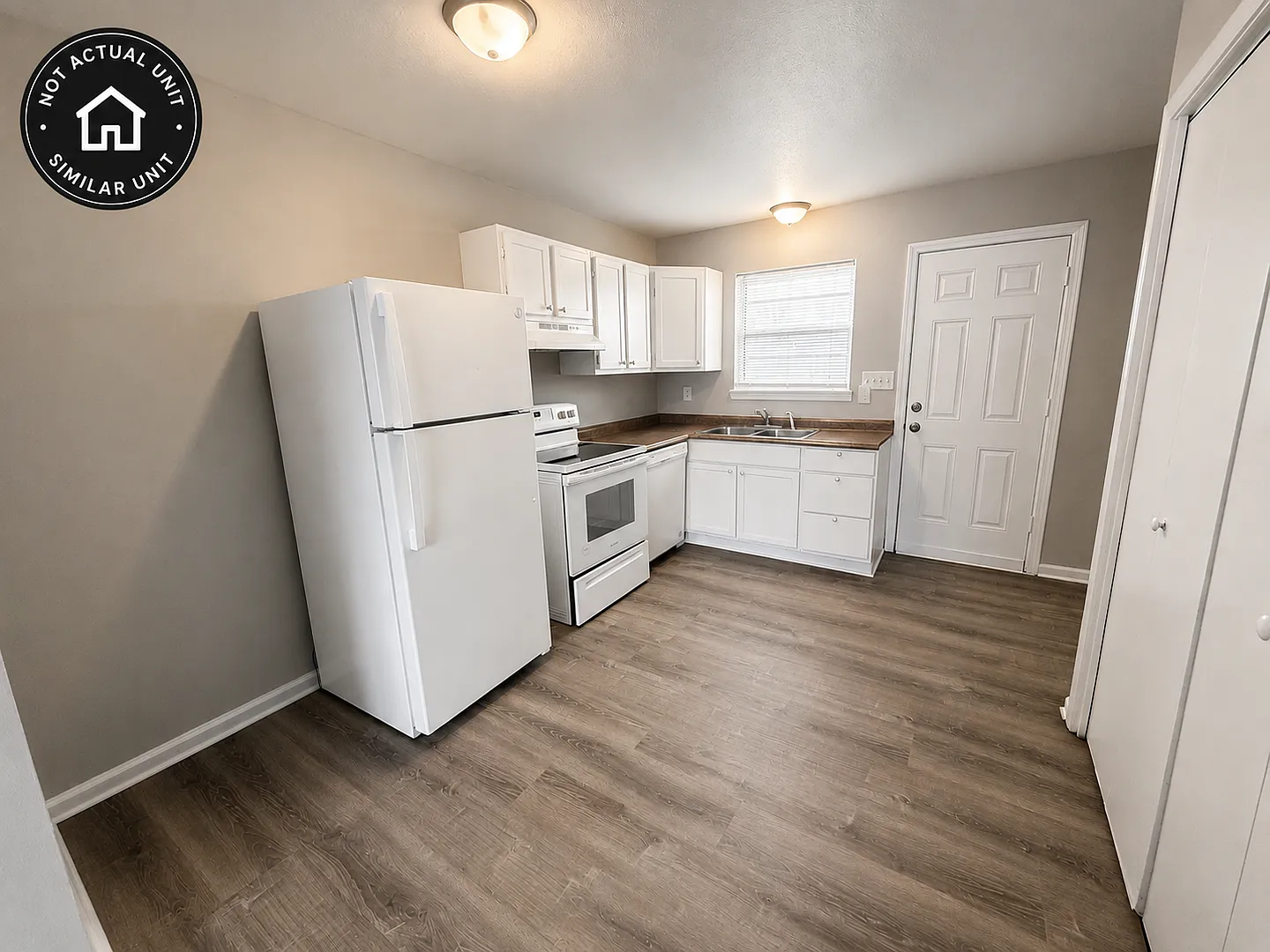2 bedroom, 1 bath — Photo 3