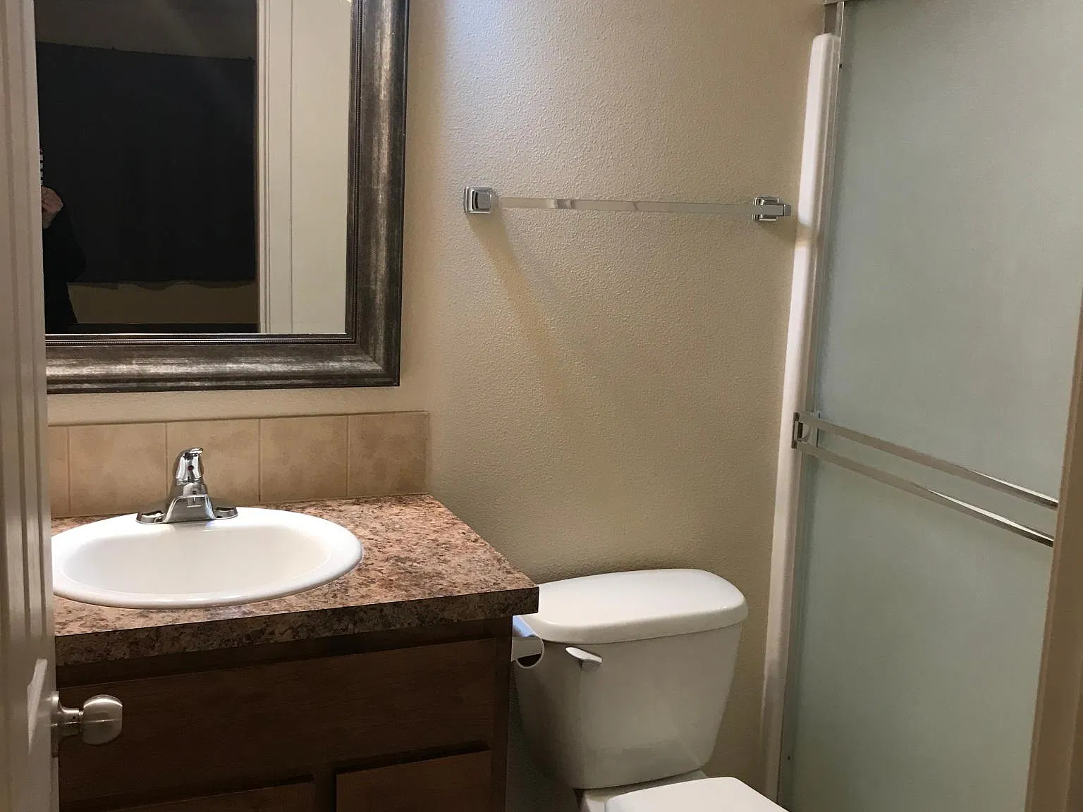 3 bed, 2.5 bath, 1442 sqft, $2,100 — Photo 4