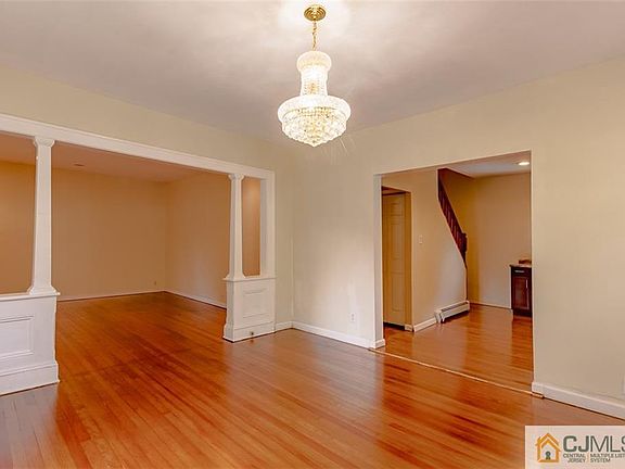 5th image of 172 Linden Ave