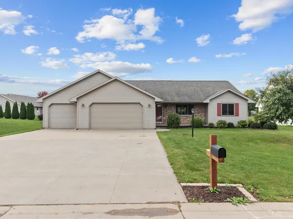 W5601 Jochmann Dr, Appleton, WI 54915
