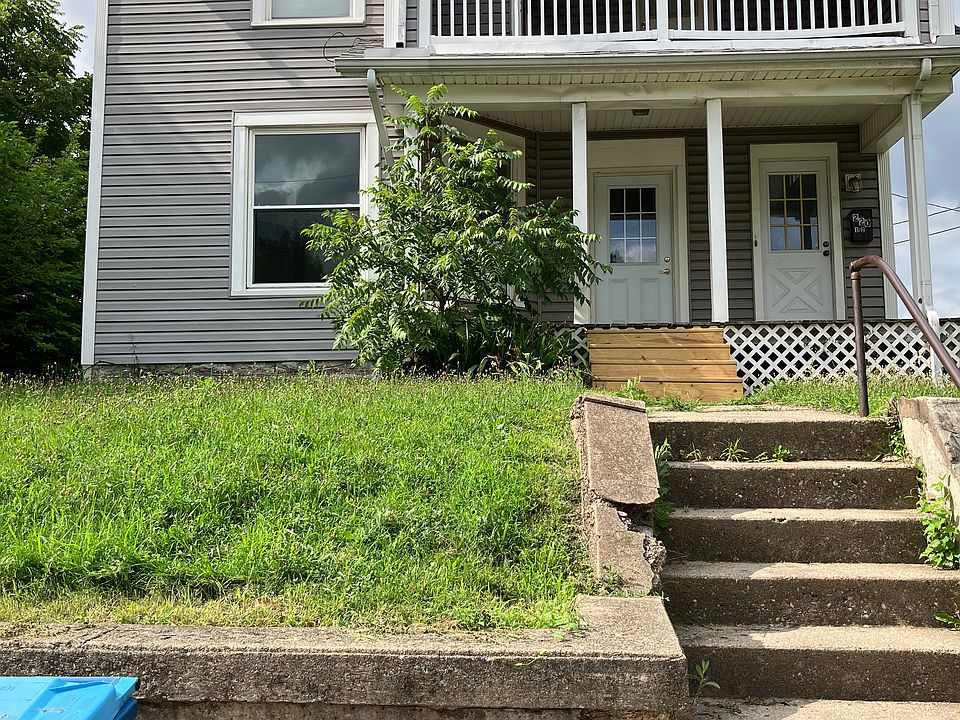 1st image of 220 Maple St