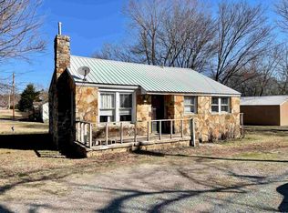 11 Maple St, Melbourne, AR 72556