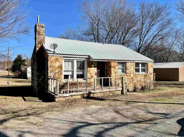 11 Maple St, Melbourne, AR 72556